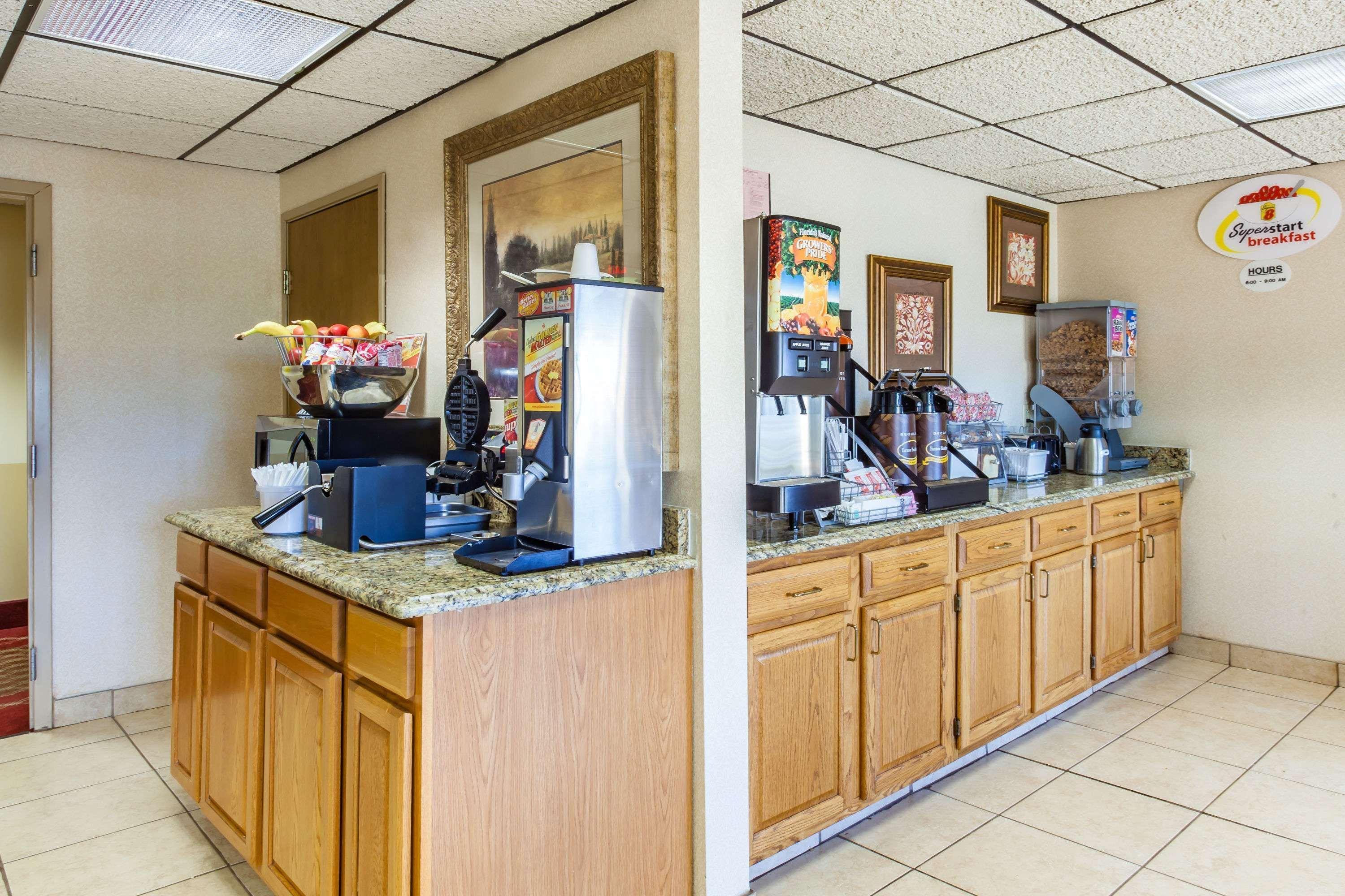 Hotel Super 8 By Wyndham Morristown/South Esterno foto